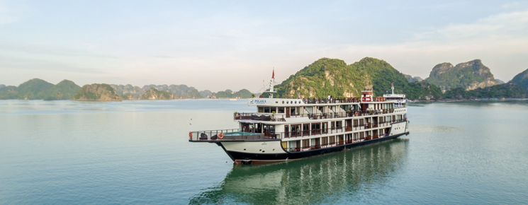 Crystal Holidays ra mắt tour du thuyền 5 sao khám phá vịnh Lan Hạ