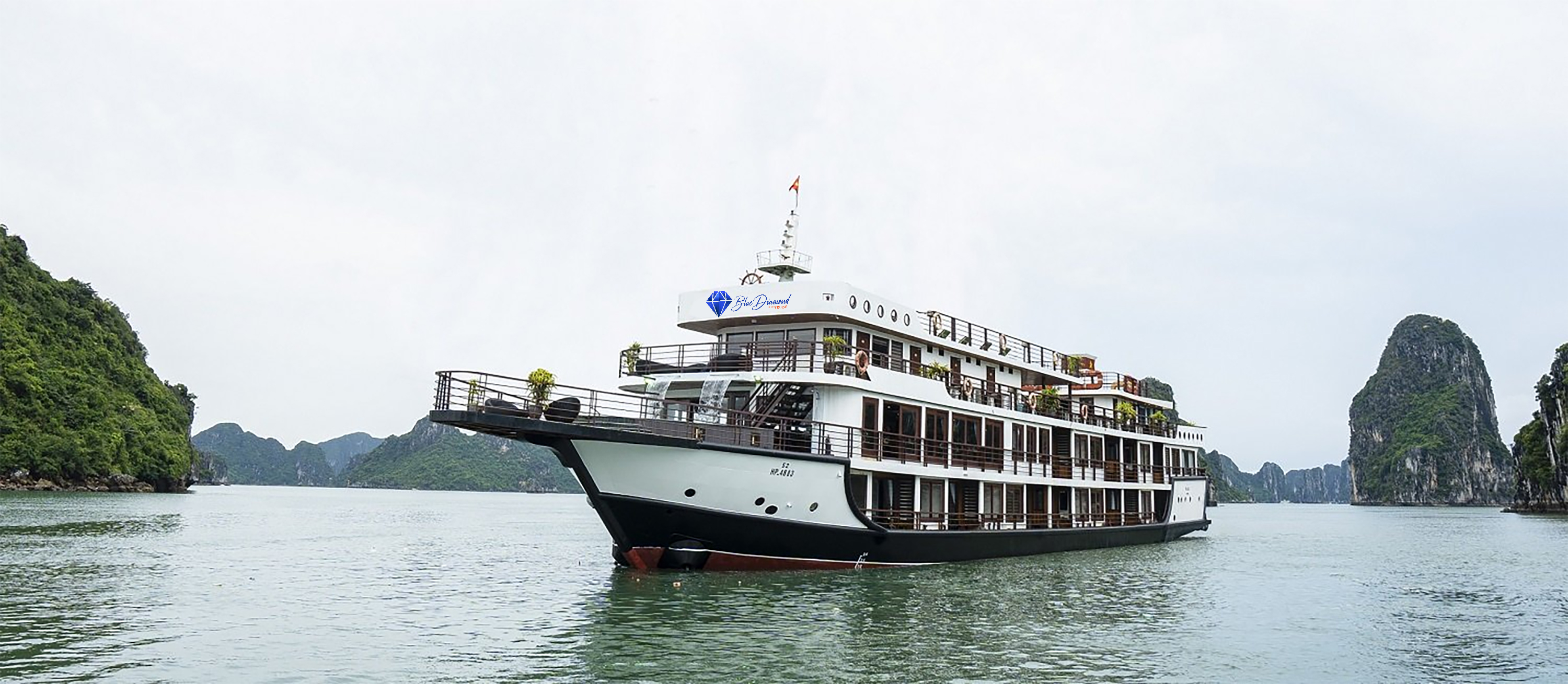 Trải nghiệm du thuyền 5 sao Blue Diamond Cruise giữa lòng di sản thế giới